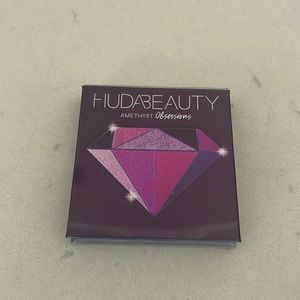 Huda Beauty Amethyst Obsessions eyeshadow